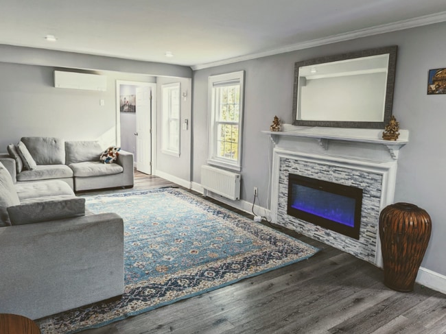 58 Hartford St in Natick, MA - Foto de edificio - Building Photo