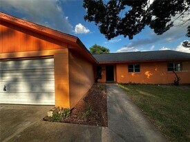 708 Bahia Cir in Ocala, FL - Building Photo