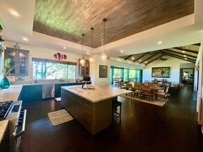 4800 Lower Honoapiilani Rd in Lahaina, HI - Building Photo - Building Photo