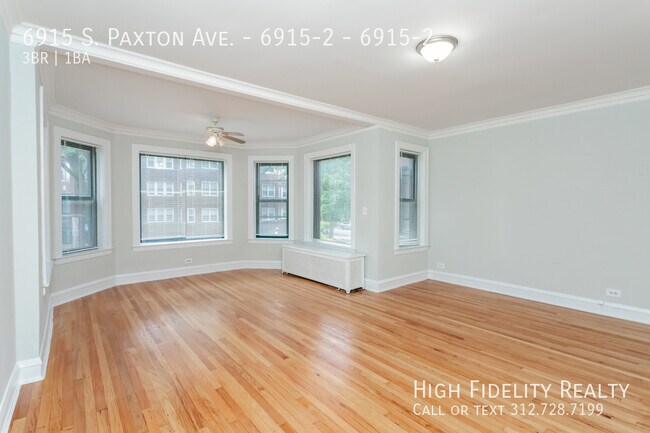 6915 S Paxton Ave in Chicago, IL - Building Photo - Building Photo