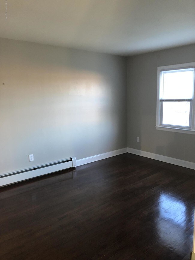 199 West End Ave-Unit -21 in Long Branch, NJ - Foto de edificio - Building Photo