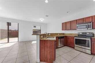 17461 SW 153rd Ct, Unit 2104 in Miami, FL - Building Photo - Building Photo