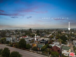 533 Grand Blvd in Los Angeles, CA - Building Photo - Building Photo