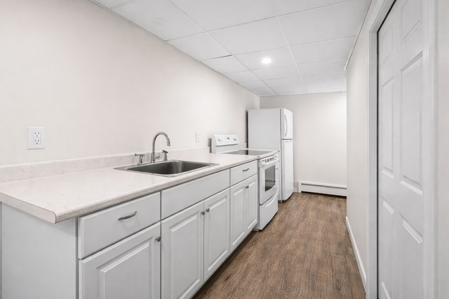 16 Miller Rd in Beverly, MA - Building Photo - Building Photo