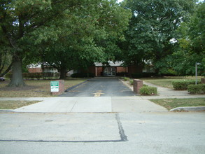 Greenland Apartments in Cincinnati, OH - Building Photo - Building Photo