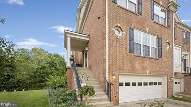 13650 Mills Farm Rd in Rockville, MD - Building Photo - Building Photo