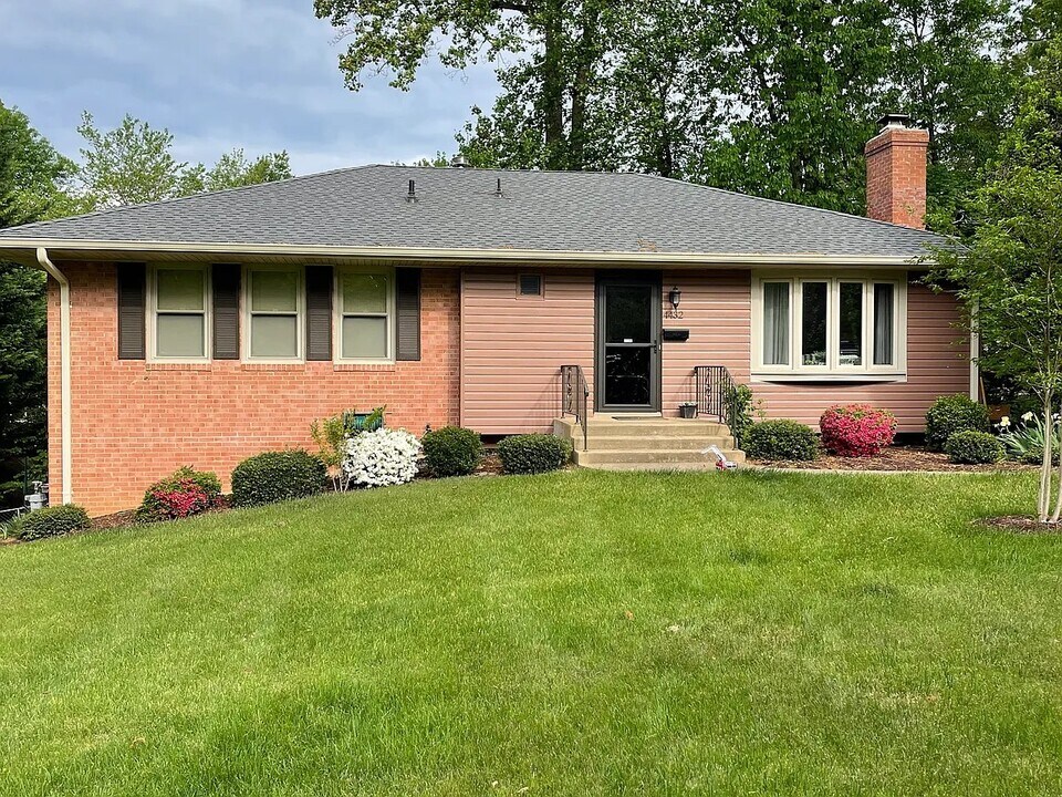 4432 Stark Pl in Annandale, VA - Building Photo