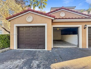 2123 Renaissance Blvd in Miramar, FL - Foto de edificio - Building Photo