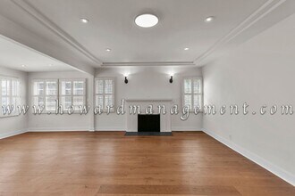 10309 La Grange Ave in Los Angeles, CA - Building Photo - Building Photo