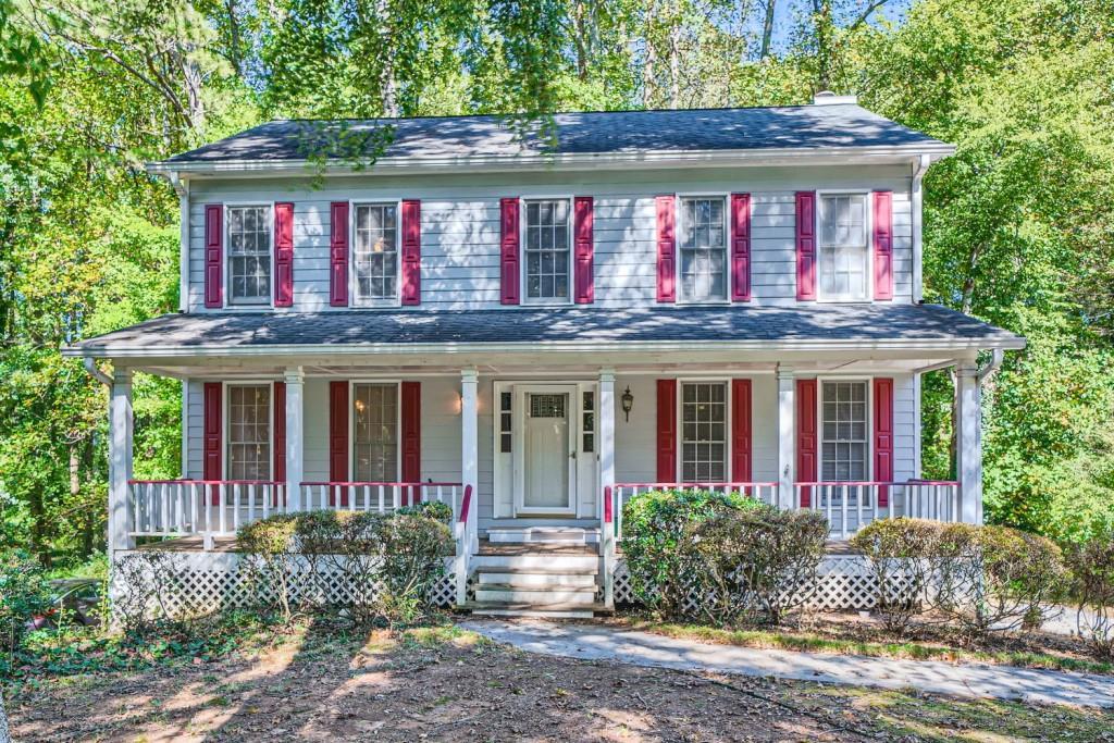 2459 Jacks View Ct in Snellville, GA - Building Photo