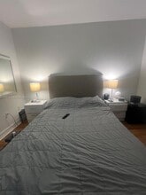 7995 NW 8th St in Miami, FL - Building Photo - Building Photo