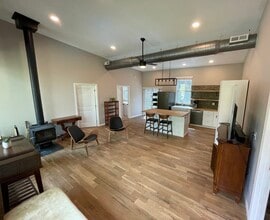 137 J D King Rd in Gray, TN - Building Photo - Building Photo