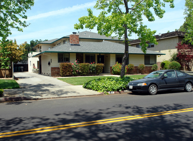 127 Carlton Ave in Los Gatos, CA - Foto de edificio - Building Photo