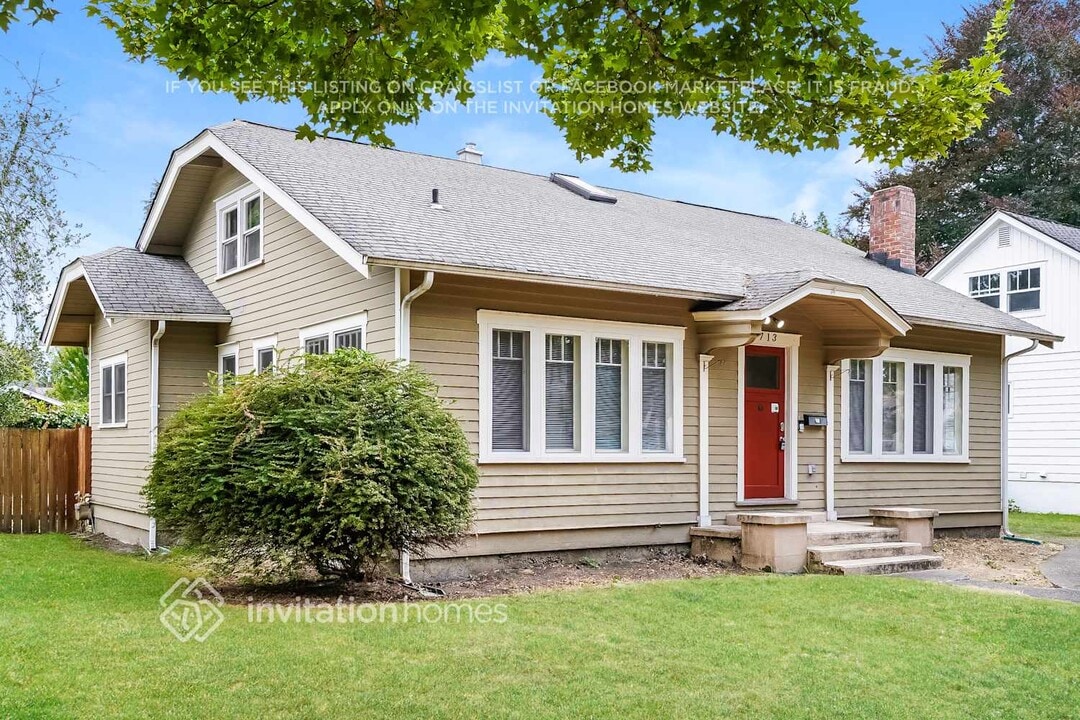 713 Ryan Ave in Sumner, WA - Building Photo