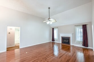 645 Fallbrook Ln in Clarksville, TN - Building Photo - Building Photo