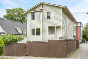 1015 E Jefferson St, Unit A in Seattle, WA - Building Photo