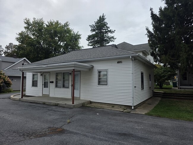 167 S Hanover St in Hummelstown, PA - Building Photo - Building Photo