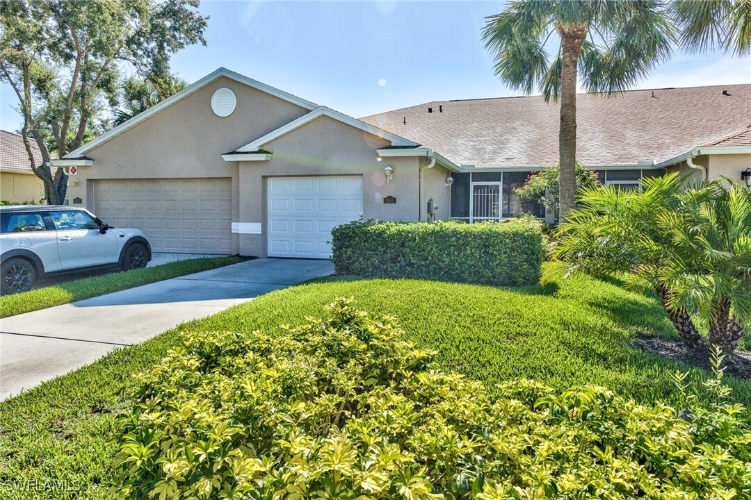 1982 Morning Sun Ln-Unit -C-2 in Naples, FL - Foto de edificio