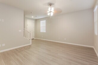 10152 Ruggles Mansion Ave in Las Vegas, NV - Foto de edificio - Building Photo