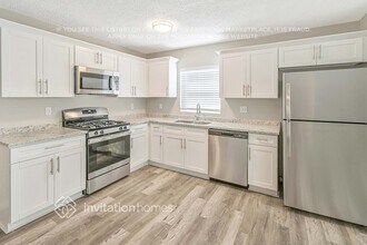 5754 Lincoln Cir E in Greenacres, FL - Foto de edificio - Building Photo