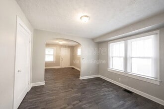 915 N Drexel Ave in Indianapolis, IN - Foto de edificio - Building Photo