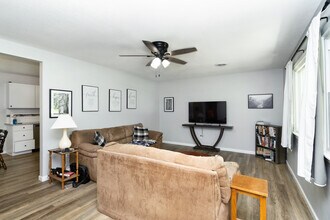 8945 Glendale Cir in Manhattan, KS - Building Photo - Building Photo