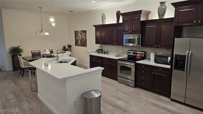 property at 8524 Via Lungomare Cir