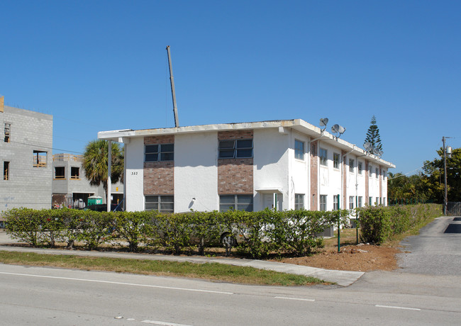 353 NW 20th St in Boca Raton, FL - Building Photo - Building Photo