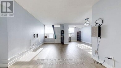 5 Shady Golfway in Toronto, ON - Building Photo - Building Photo