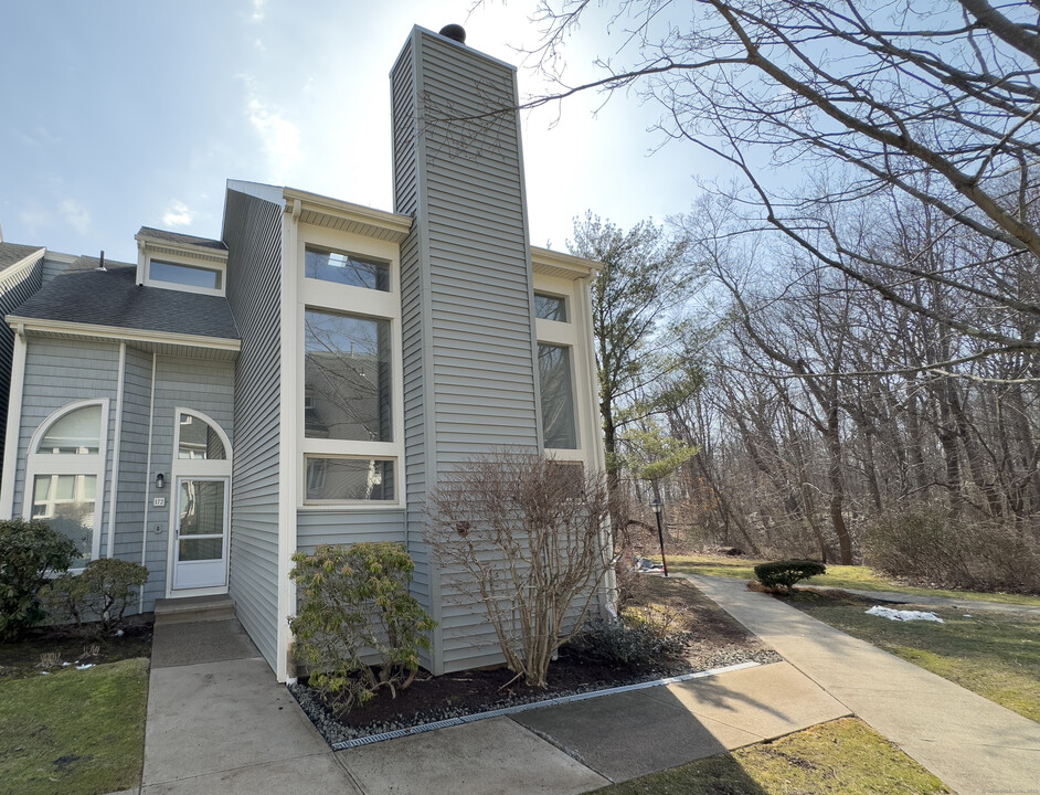 172 Turtle Bay Dr in Branford, CT - Building Photo