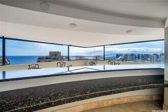 343 Hobron Ln in Honolulu, HI - Building Photo - Building Photo