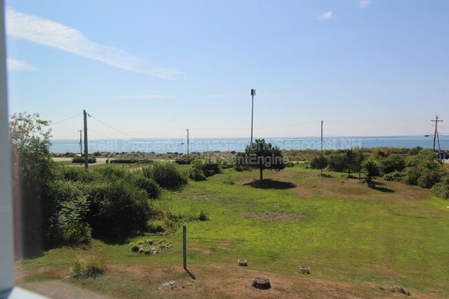 11 Washington Rd in Rye, NH - Building Photo - Building Photo