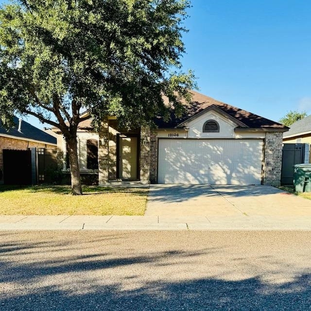 12106 Ent Loop in Laredo, TX - Building Photo