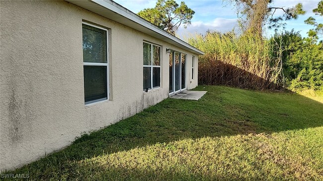 547 Flamingo Ave S in Lehigh Acres, FL - Building Photo - Building Photo