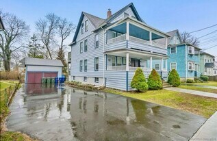 115 Harborview Ave in Bridgeport, CT - Building Photo