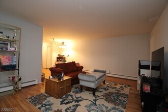 527 Andria Ave in Hillsborough Township, NJ - Building Photo - Building Photo