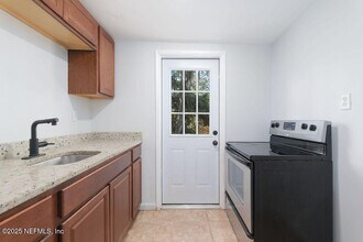 4072 Spring Park Cir in Jacksonville, FL - Building Photo - Building Photo