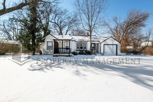 4825 E Pine St in Wichita, KS - Building Photo