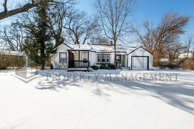 property at 4825 E Pine St