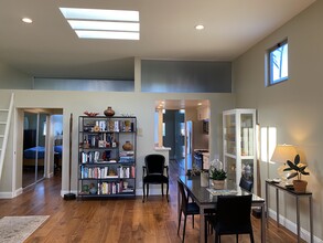 600 Flower Ave in Venice, CA - Building Photo - Interior Photo