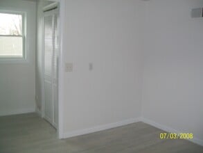 6 Geissler Dr in Shelton, CT - Foto de edificio - Building Photo