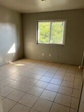 329 W Wilson St, Unit #102 in Madera, CA - Building Photo - Building Photo