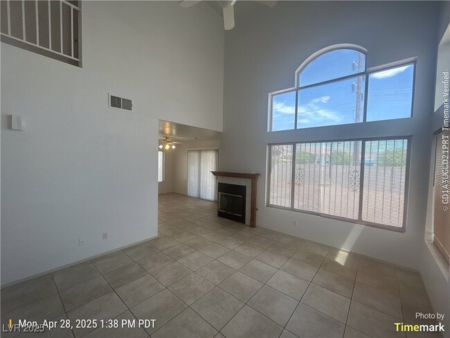 2032 Crowley Way in Las Vegas, NV - Building Photo - Building Photo