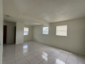 4416 Englewood Rd in Venice, FL - Building Photo - Building Photo