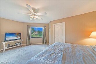 643 Beachwalk Cir in Naples, FL - Foto de edificio - Building Photo