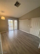 5271 S Lindell Rd in Las Vegas, NV - Building Photo - Building Photo