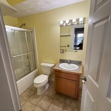 41 Atlantic Ave, Unit #2 in Marblehead, MA - Foto de edificio - Building Photo