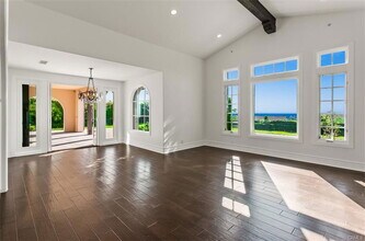 8 Whalers Bluff in Newport Beach, CA - Building Photo - Building Photo