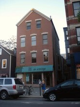 823 W Armitage Ave in Chicago, IL - Building Photo - Building Photo