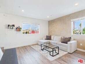 14525 Killion St in Los Angeles, CA - Building Photo - Building Photo